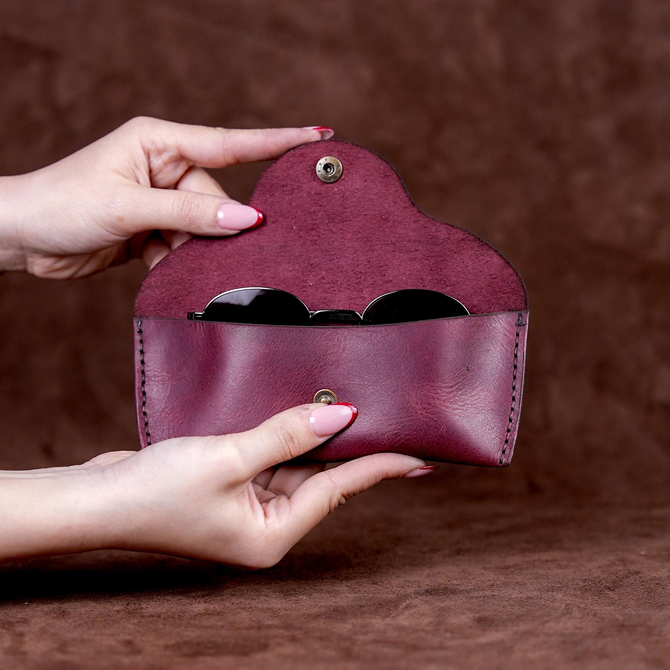 Sunglasses Case / Handmade Leather Sunnies Case / Sunglasses Holder / Full Grain Leather Glasses Sleeve / Ray Ban Case  / Genuine Leather