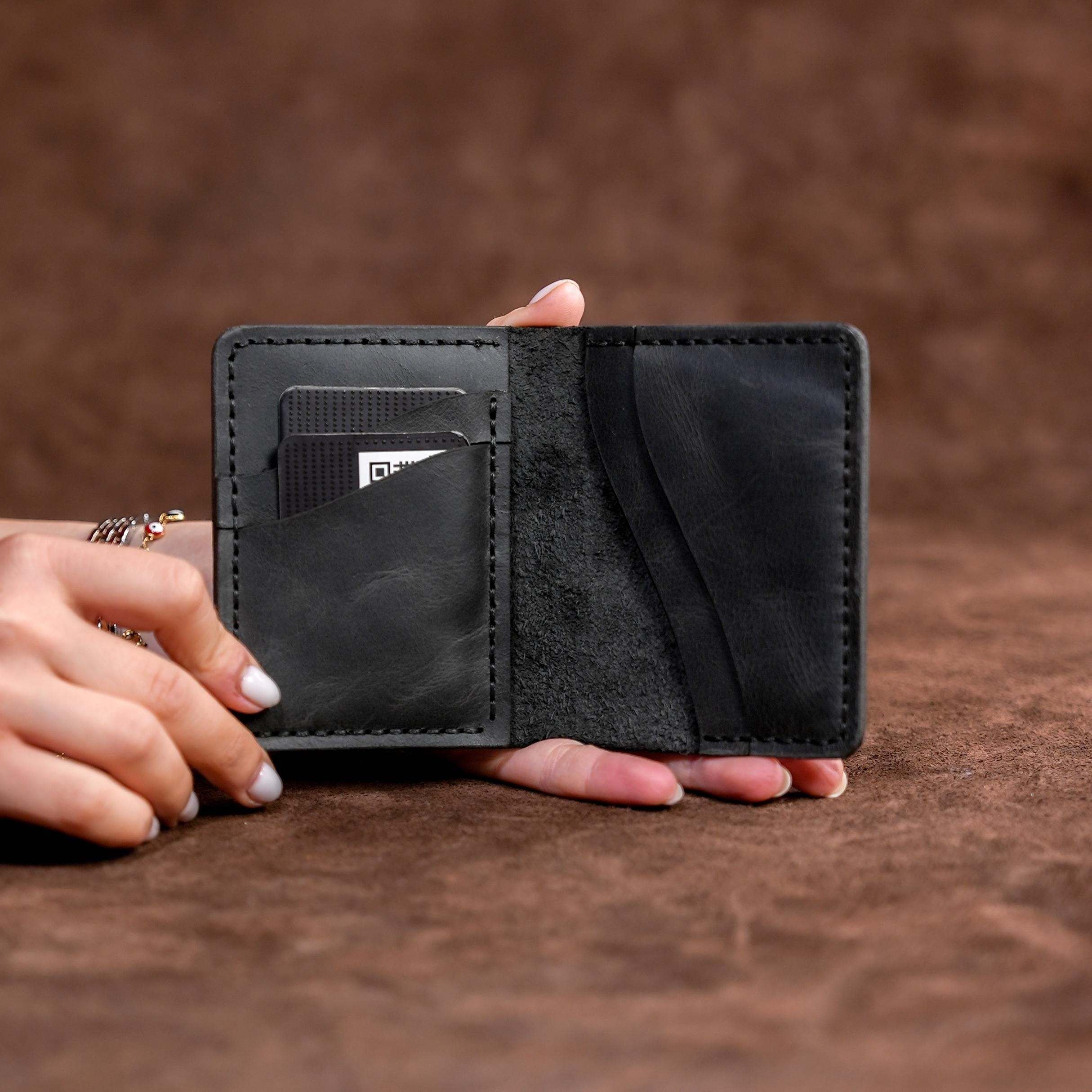 Classic Men&#39;s Wallet-A minimalist Gift For Your Loved Ones-A Great Wallet And Card Holder That Will Reflect Your Style-Laser Engraving Free