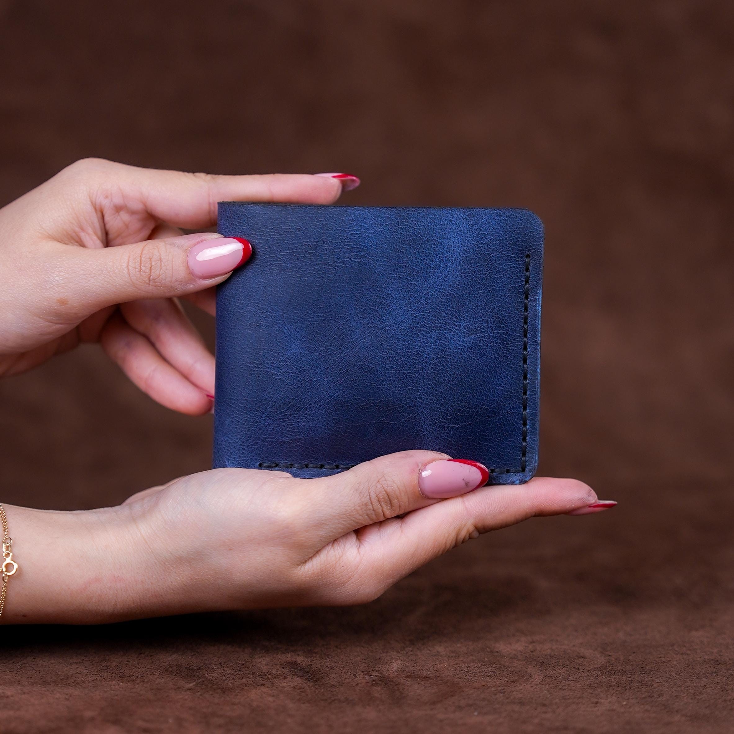 Classic Men&#39;s Wallet-A minimalist Gift For Your Loved Ones-A Great Wallet And Card Holder That Will Reflect Your Style-Laser Engraving Free
