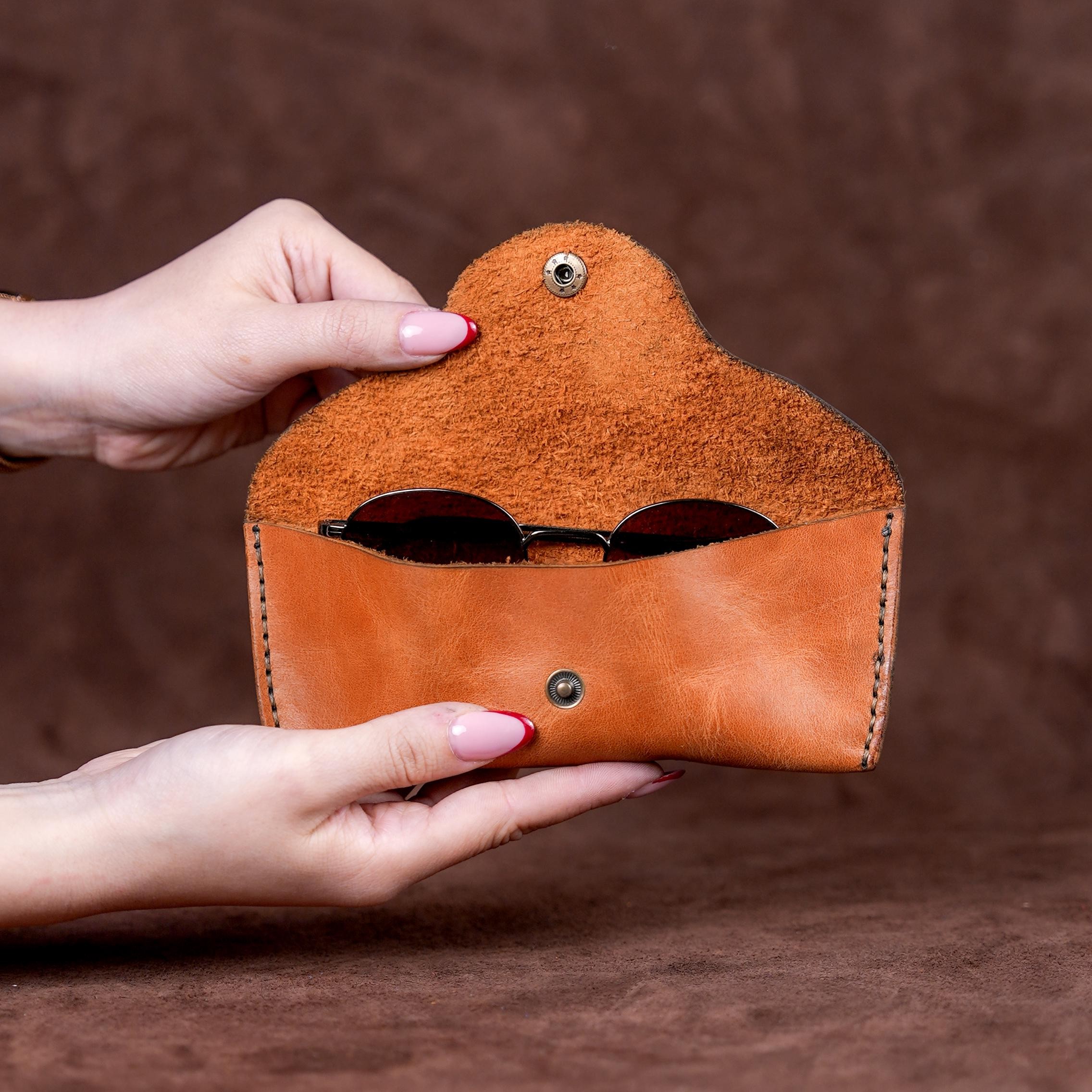 Sunglasses Case / Handmade Leather Sunnies Case / Sunglasses Holder / Full Grain Leather Glasses Sleeve / Ray Ban Case  / Genuine Leather