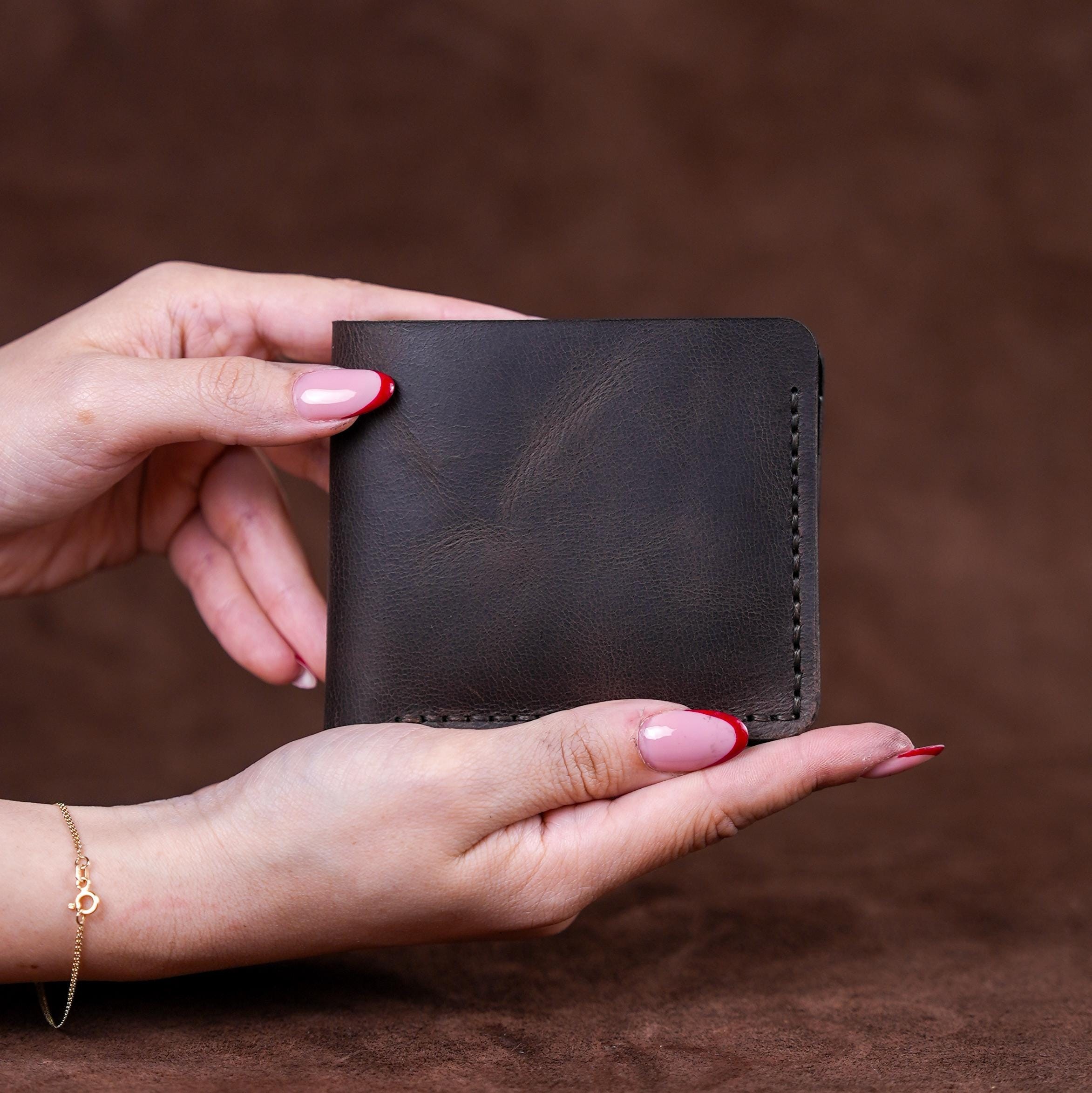 Classic Men&#39;s Wallet-A minimalist Gift For Your Loved Ones-A Great Wallet And Card Holder That Will Reflect Your Style-Laser Engraving Free