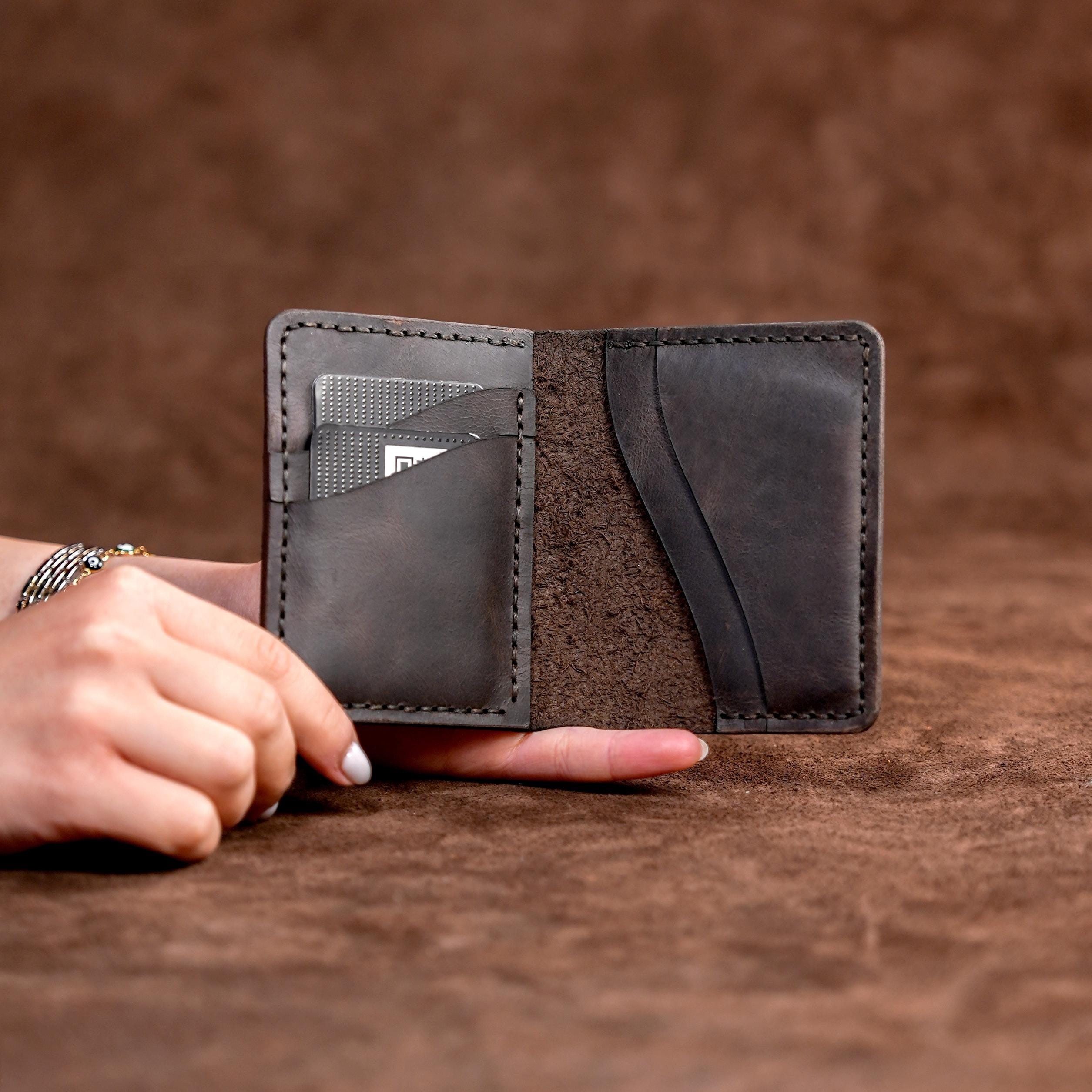 Classic Men&#39;s Wallet-A minimalist Gift For Your Loved Ones-A Great Wallet And Card Holder That Will Reflect Your Style-Laser Engraving Free