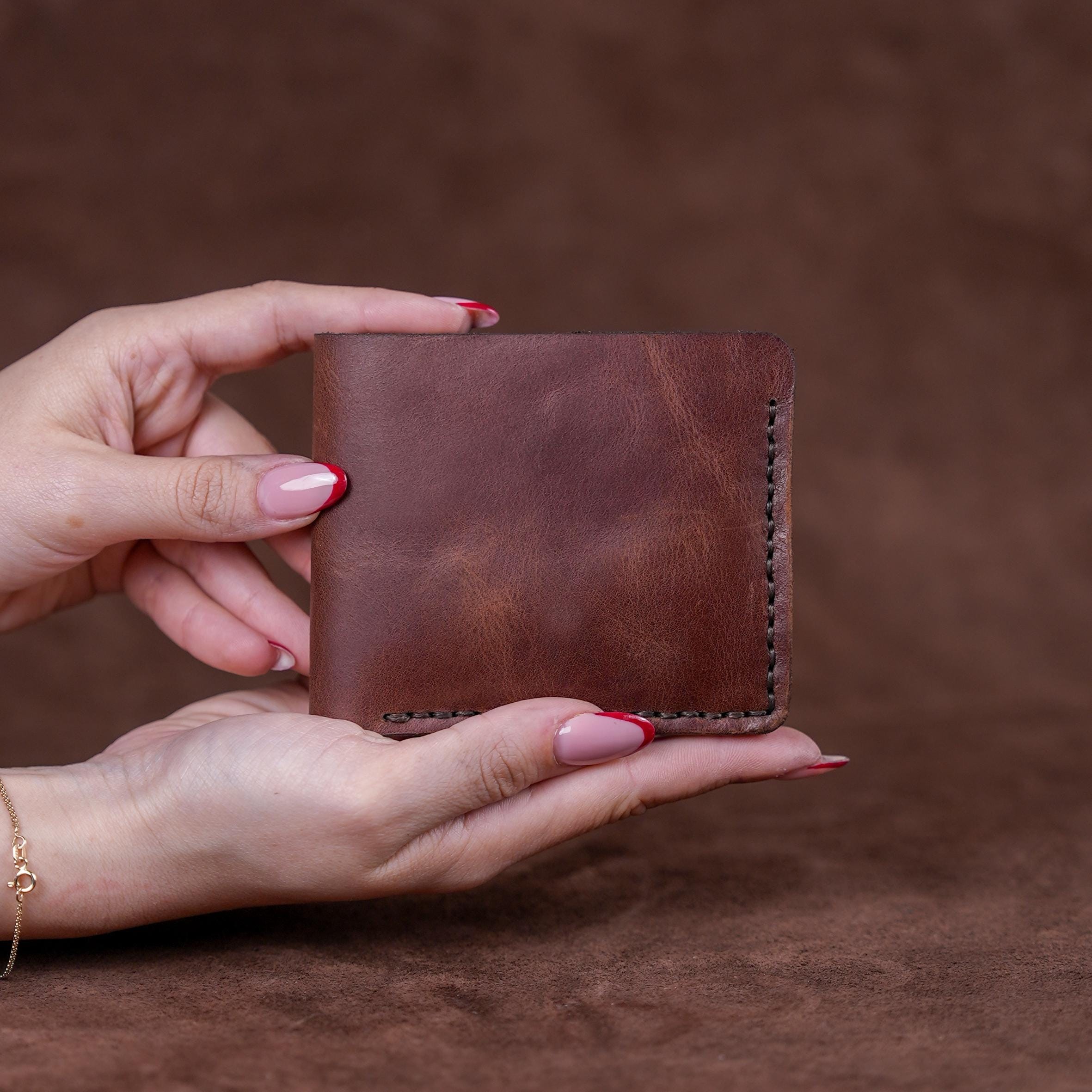 Classic Men&#39;s Wallet-A minimalist Gift For Your Loved Ones-A Great Wallet And Card Holder That Will Reflect Your Style-Laser Engraving Free