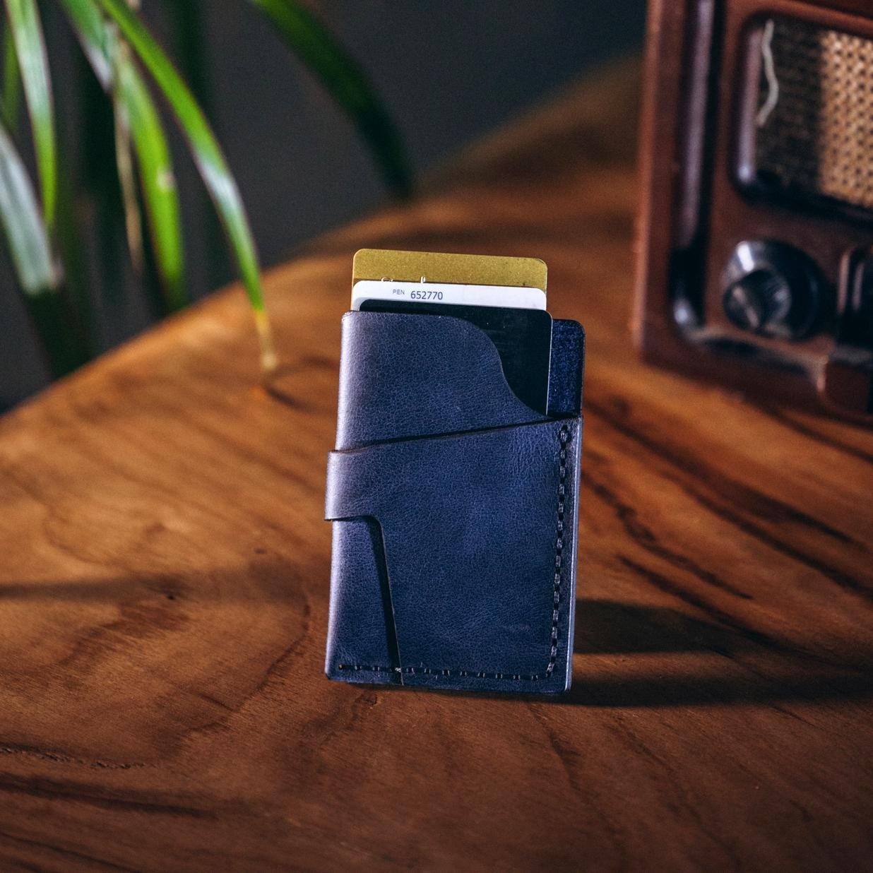 Card Holder I A minimalist Gift For Your Loved Ones I A Great Wallet And Card Holder That Will Reflect Your Style I Laser Engraving Free