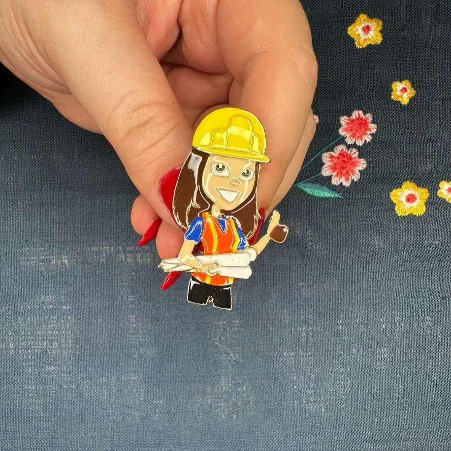 Bayan İtfaiyeci Broş