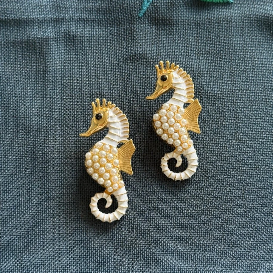 Beyaz Denizatı Broş