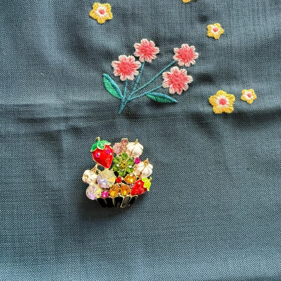 Renkli Çiçekli Broş
