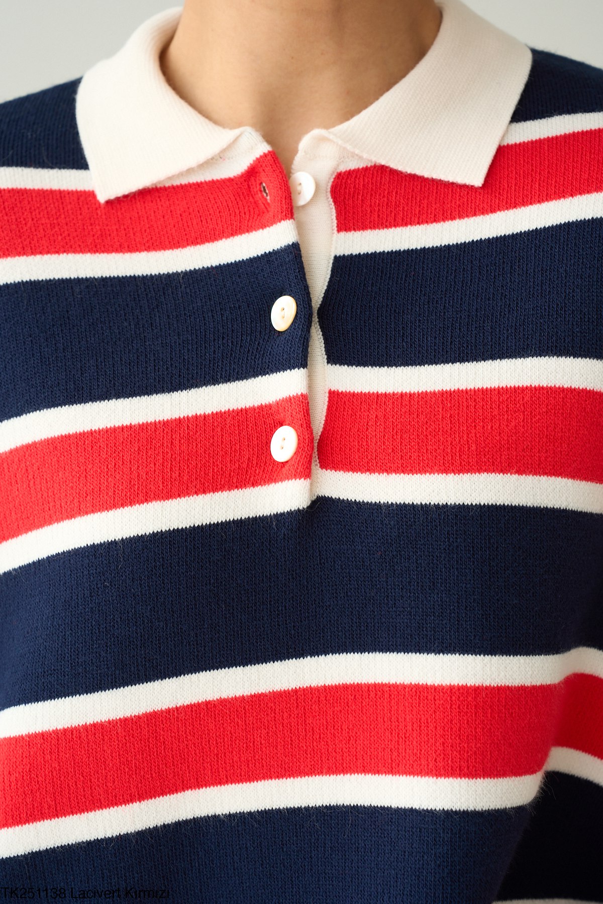 Düğmeli Çizgili Kazak