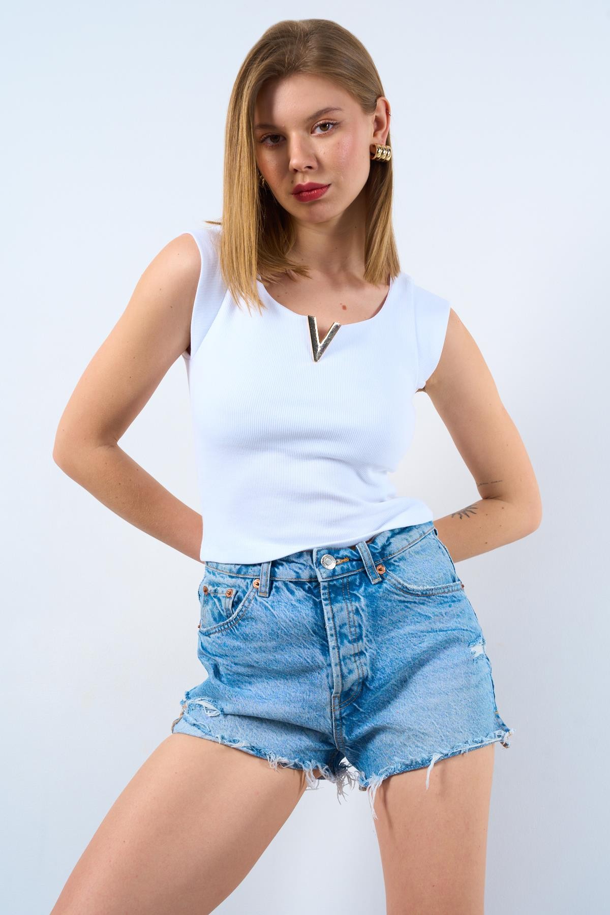 V Yakalı Kolsuz Body