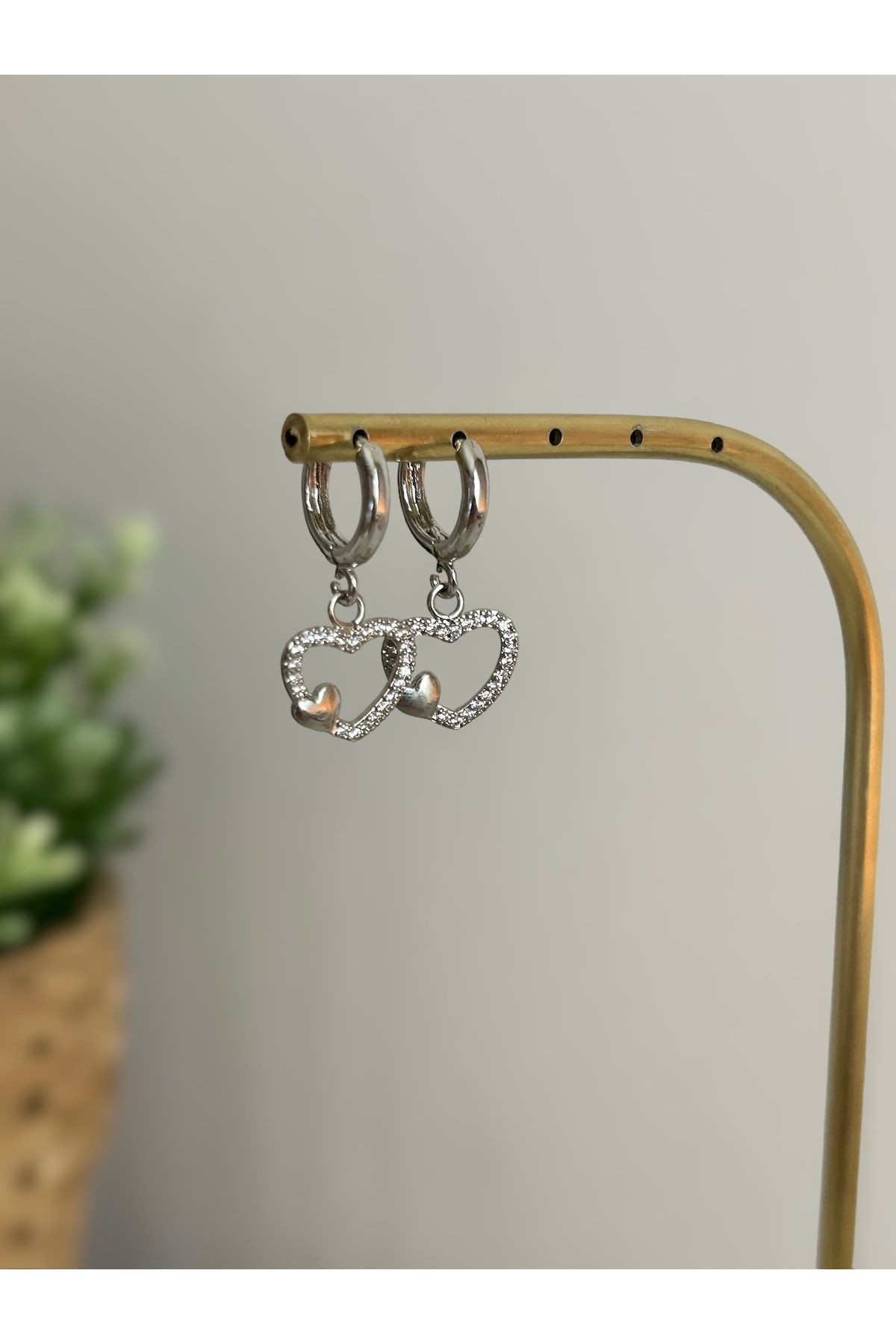 Kalpli Sallantılı Silver Çelik Küpe