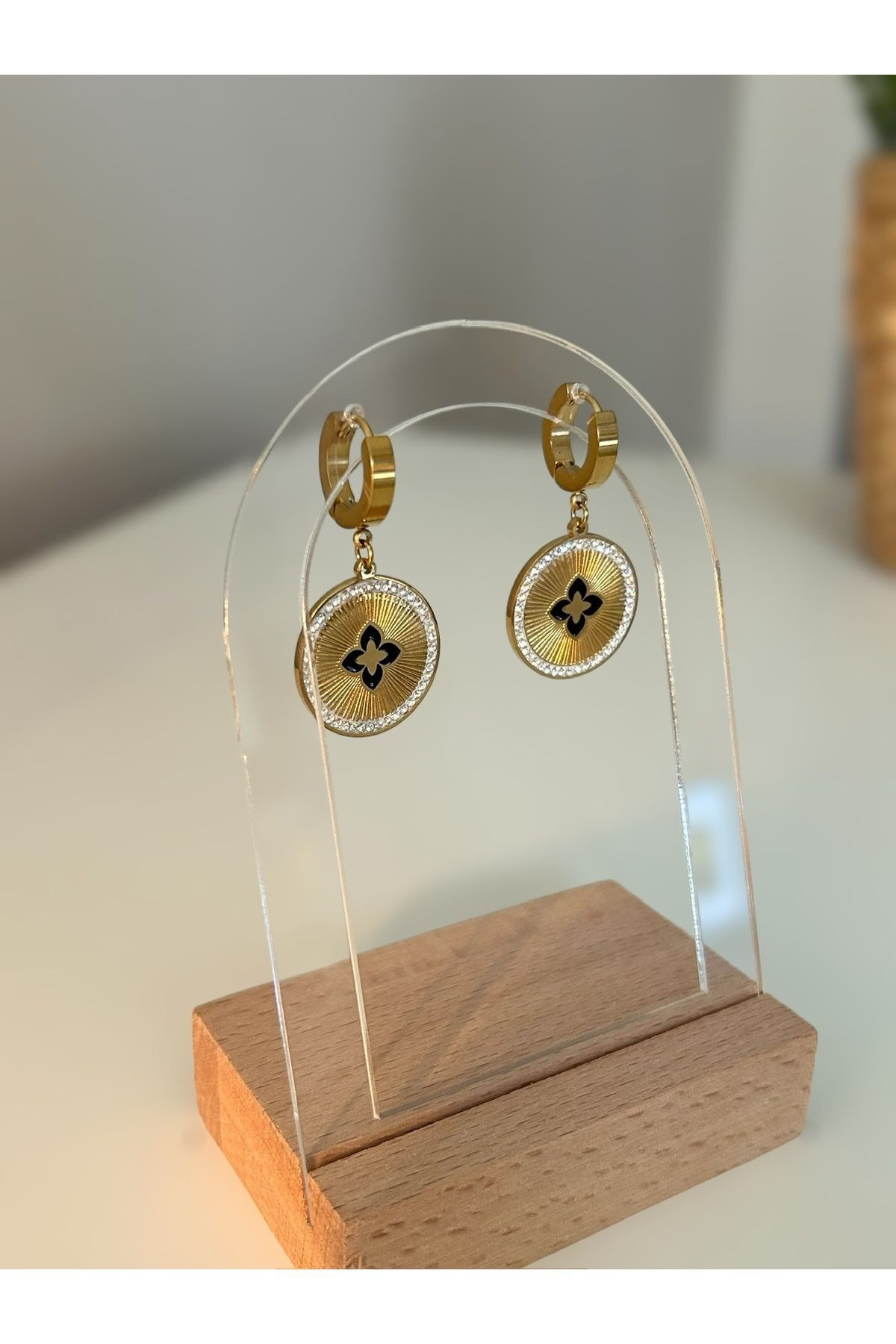 Sallantılı Gold Çelik Küpe
