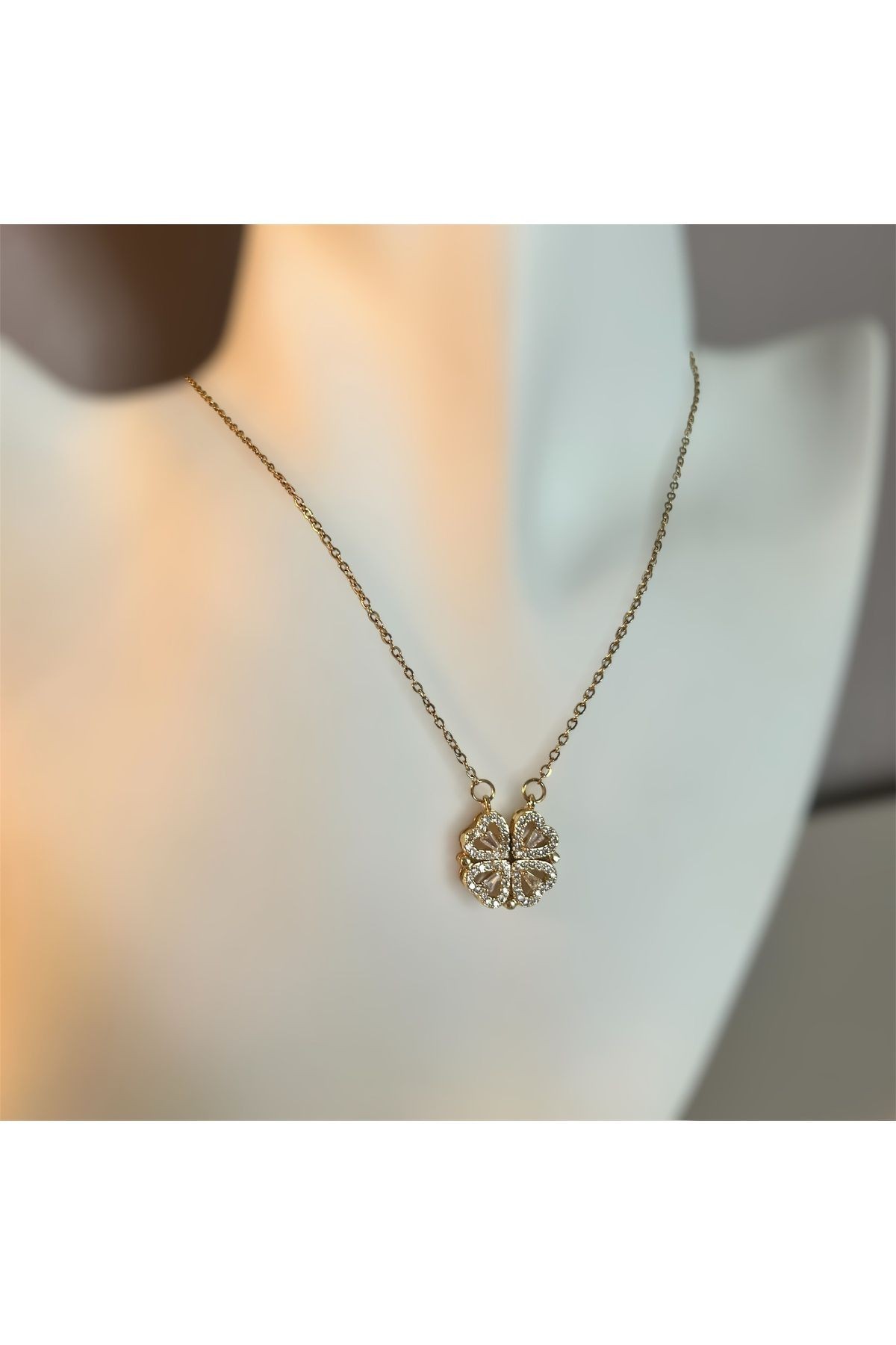 Taşlı Yonca Gold Çelik Kolye