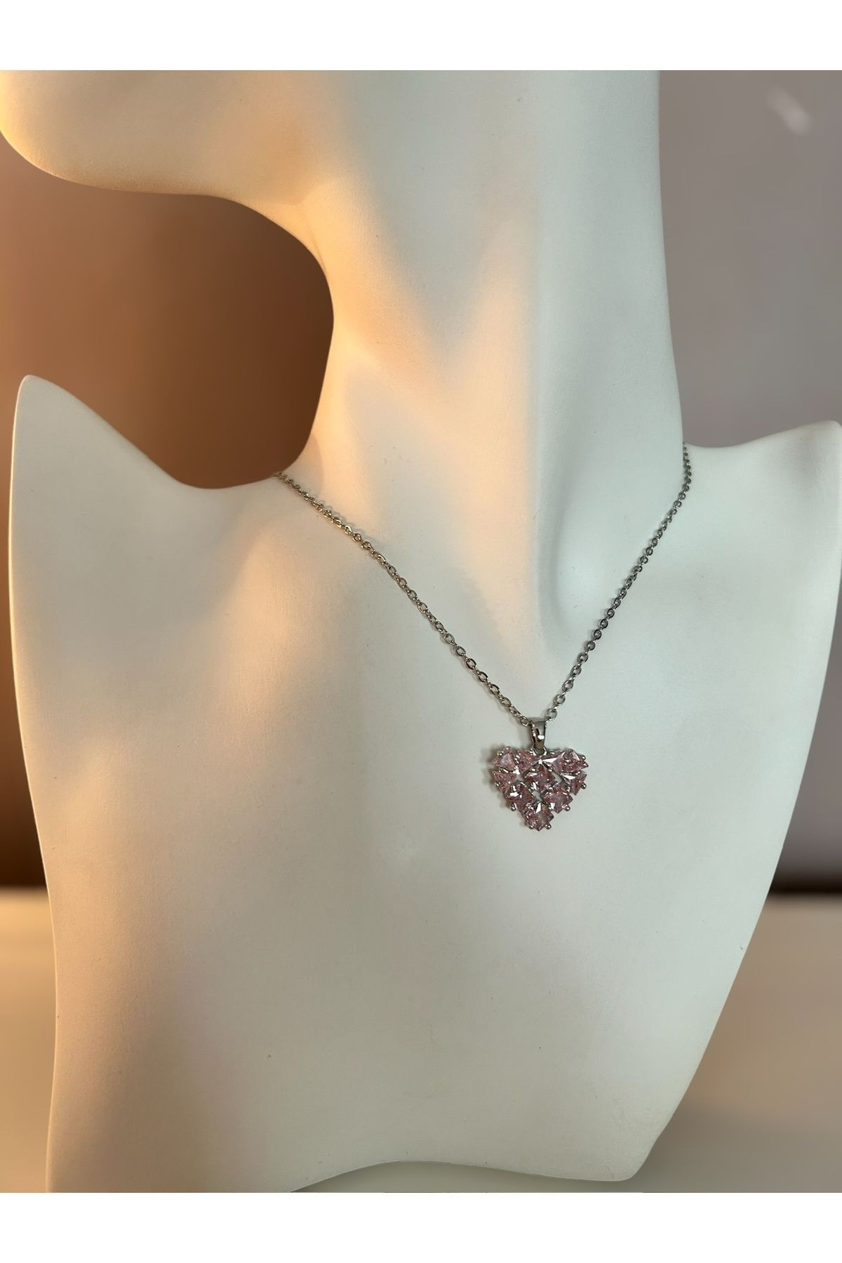 Pembe Taşlı Kalp Şeklinde Silver Çelik Kolye