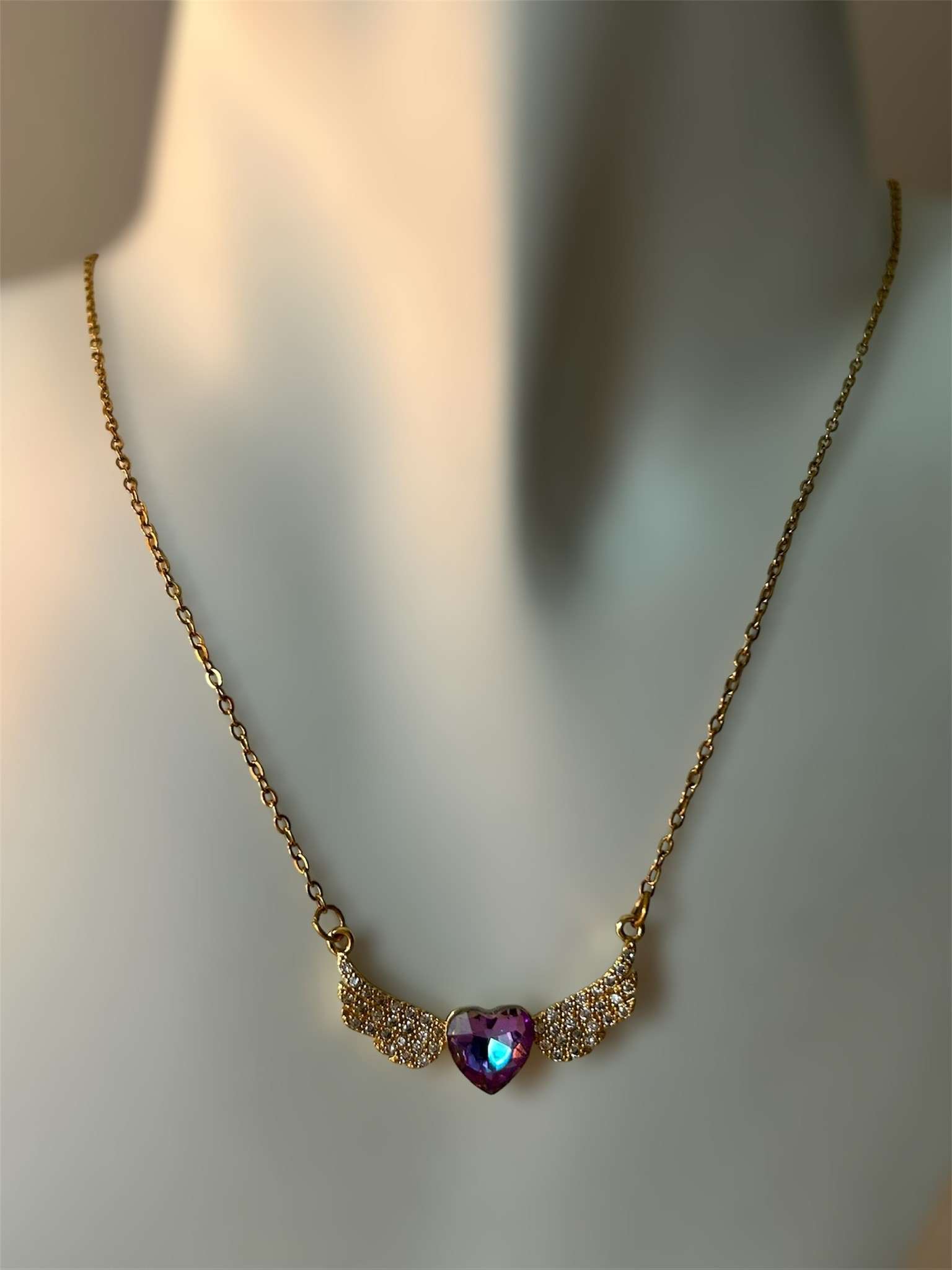 Kristal Kalp Taşlı Kanat Gold Çelik Kolye