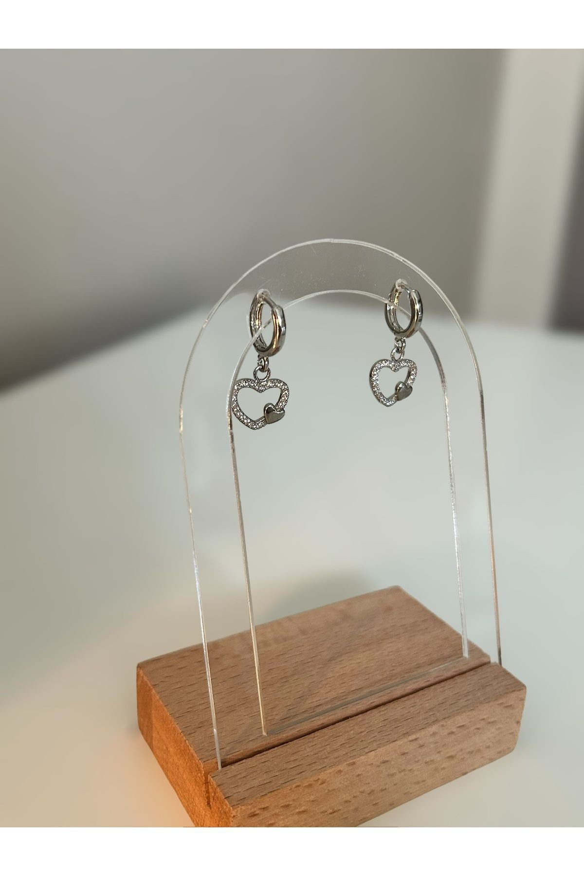 Kalpli Sallantılı Silver Çelik Küpe