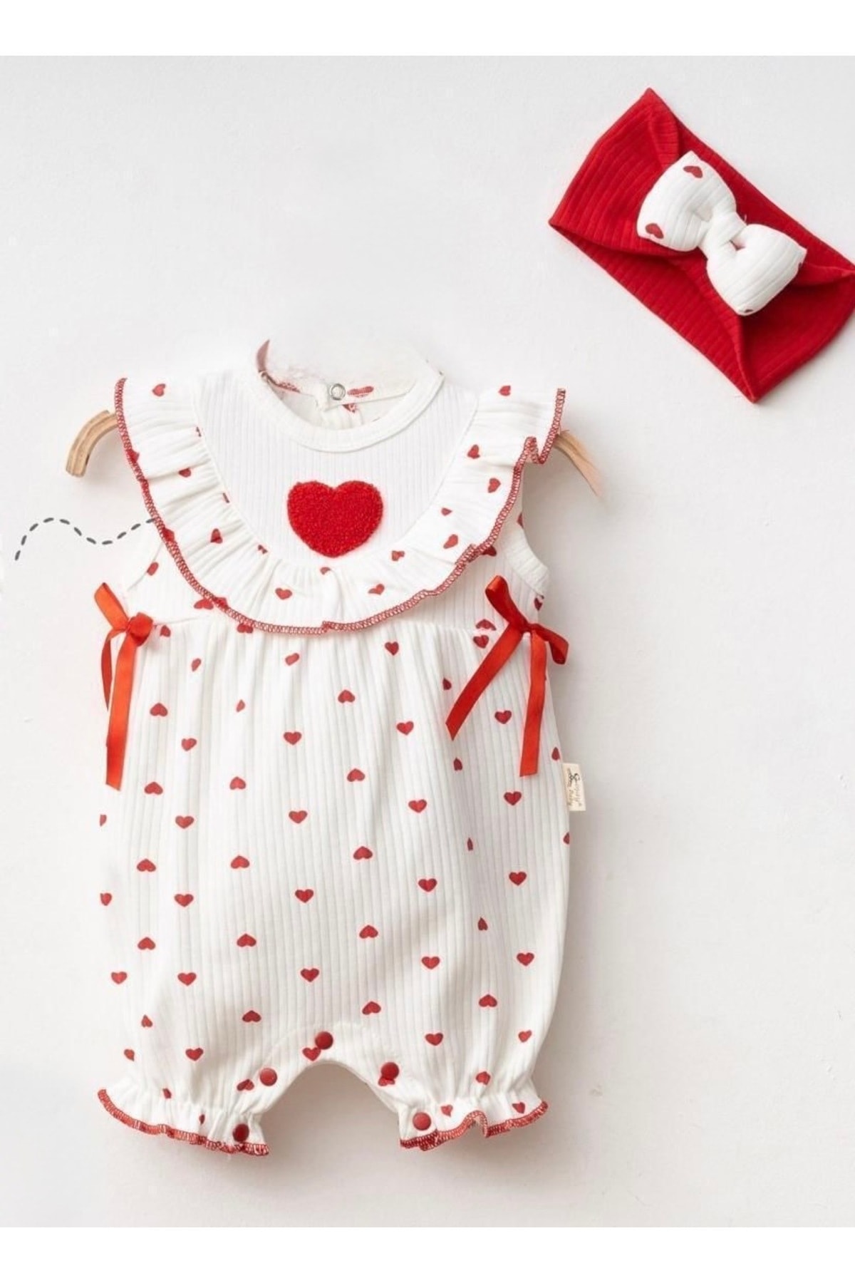 Saç bandlı kalp desenli pamuklu kız bebek tulumu 3-6/9-12 ay arası