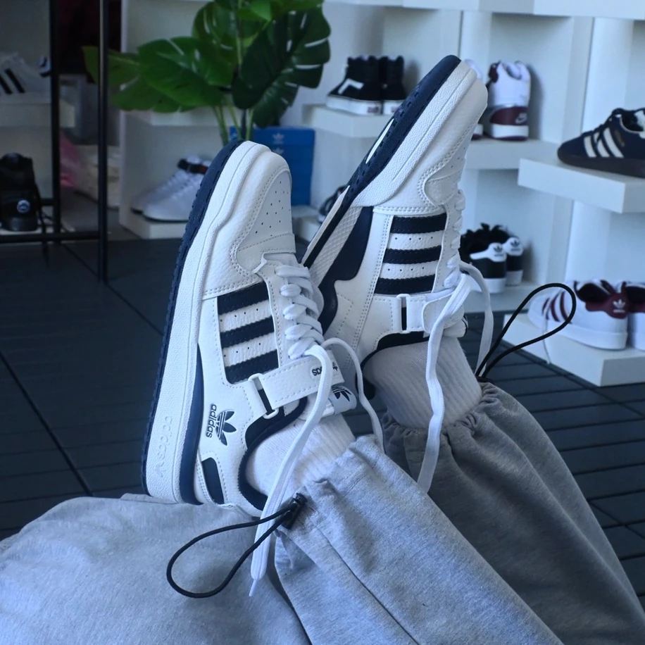 Adidas Forum Low - Beyaz Lacivert görsel 2