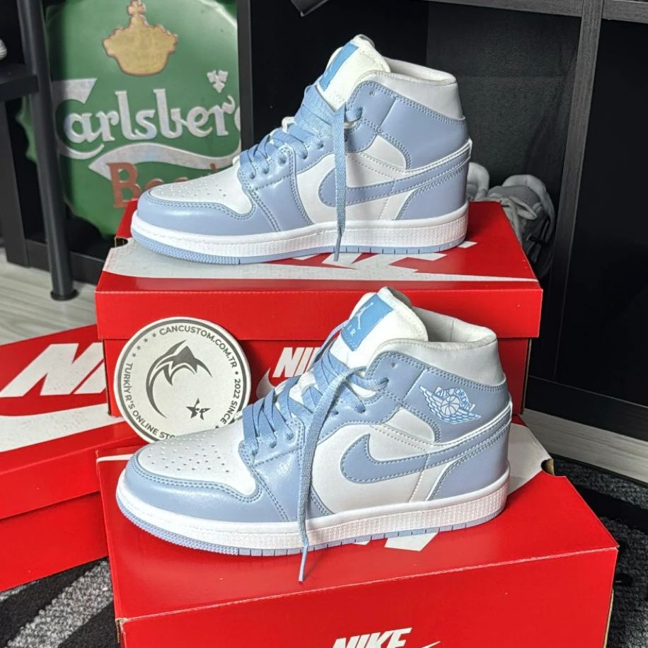 Nike Air Jordan 1 Mid - Bebe Mavisi