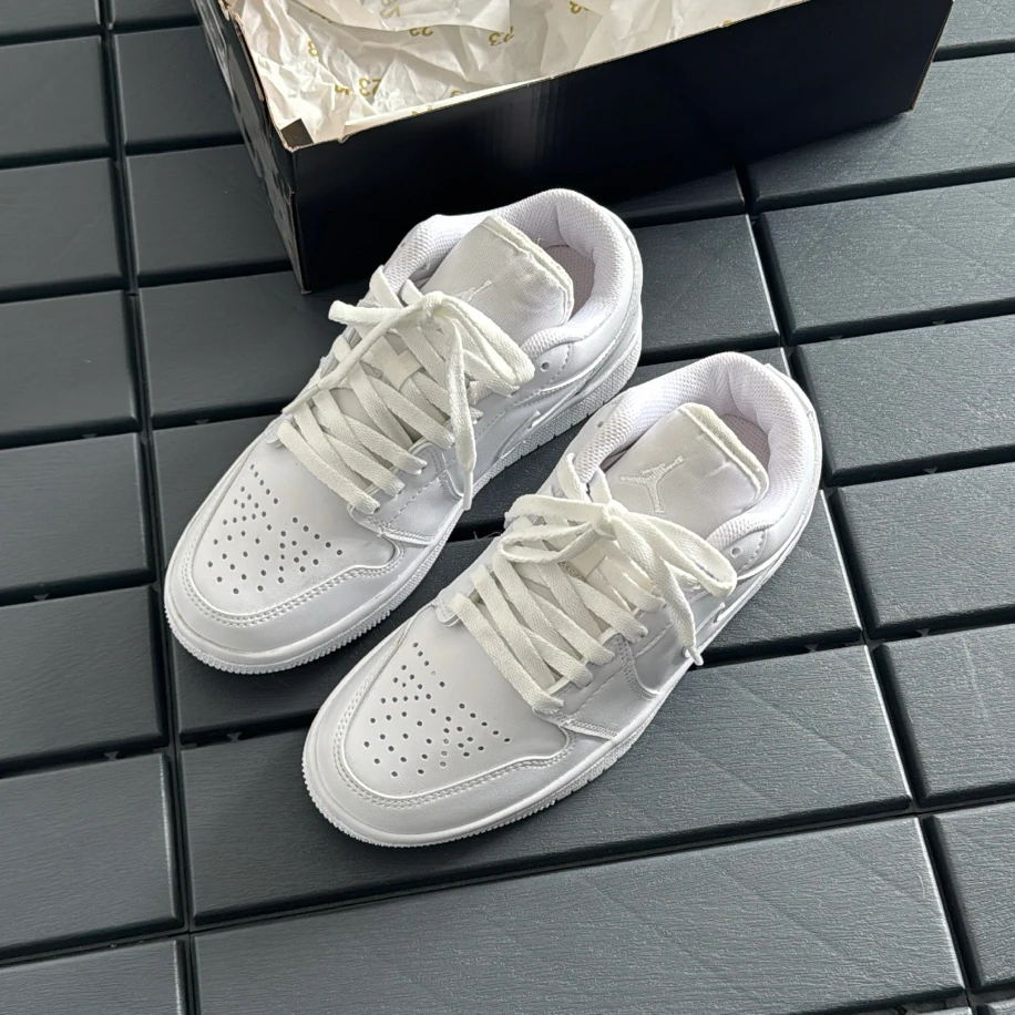 Nike Air Jordan 1 Low - Beyaz görsel 2