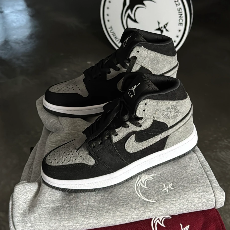 Nike Air Jordan 1 Mid - Kadife Gri Siyah