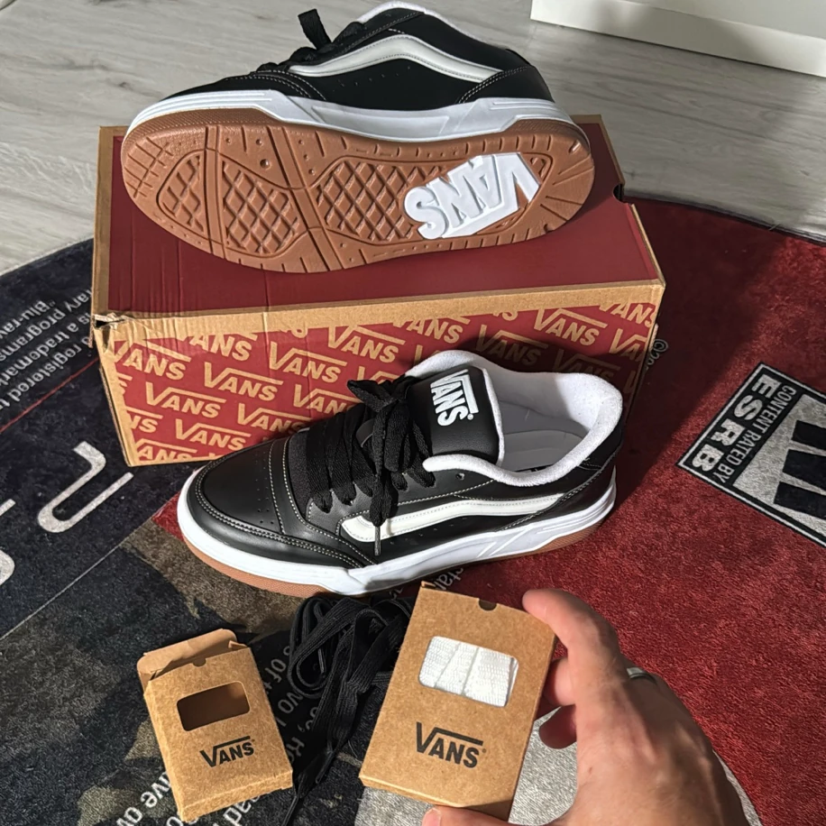 Vans Hylane - Siyah Beyaz Krem görsel 2
