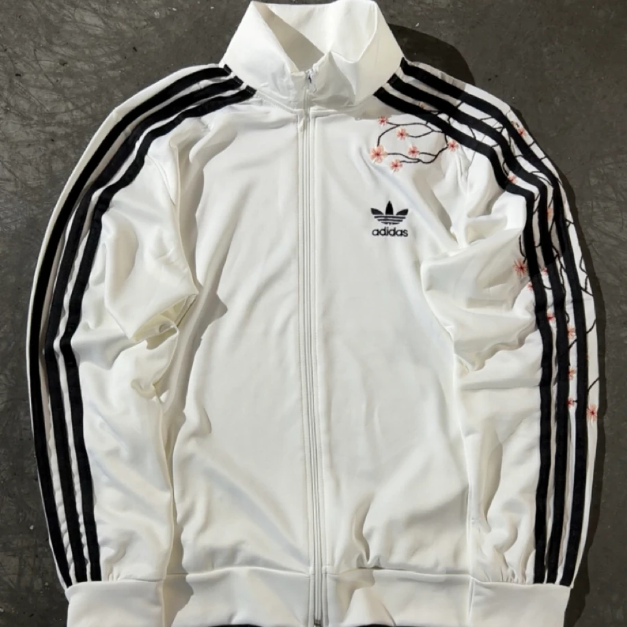 Premium Regular Sakura Adidas Ceket - Beyaz