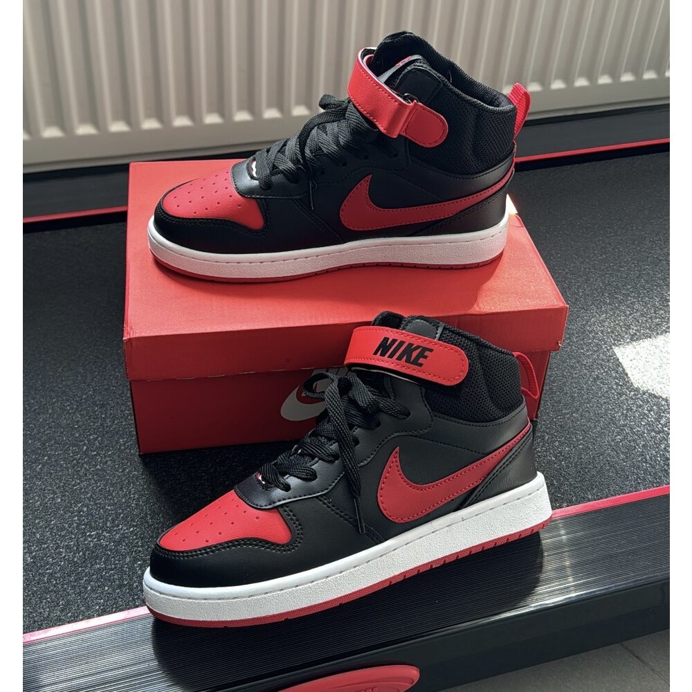Nike Court Borough - Siyah Kırmızı