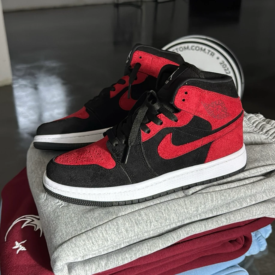 Nike Air Jordan 1 Mid - Kadife Kırmızı