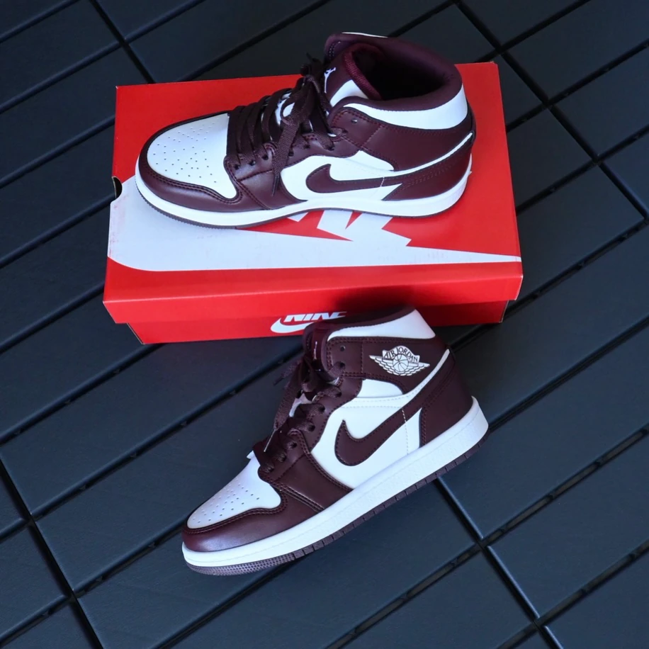 Nike Air Jordan 1 Mid - Bordo Beyaz görsel 2