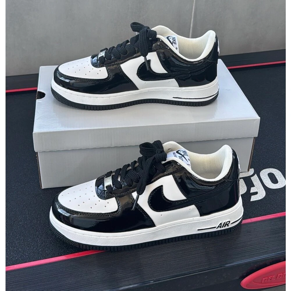 Nike Air Force 1 - Parlak Siyah