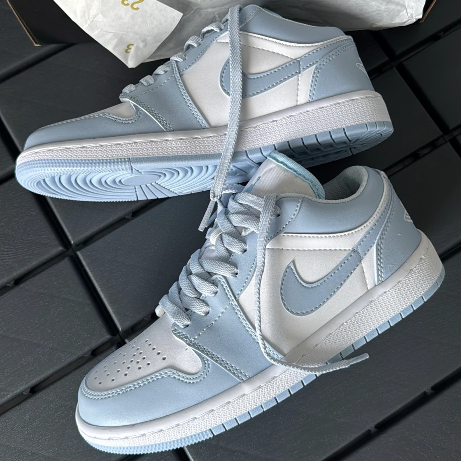 Nike Air Jordan 1 Low - Bebe Mavisi görsel 2