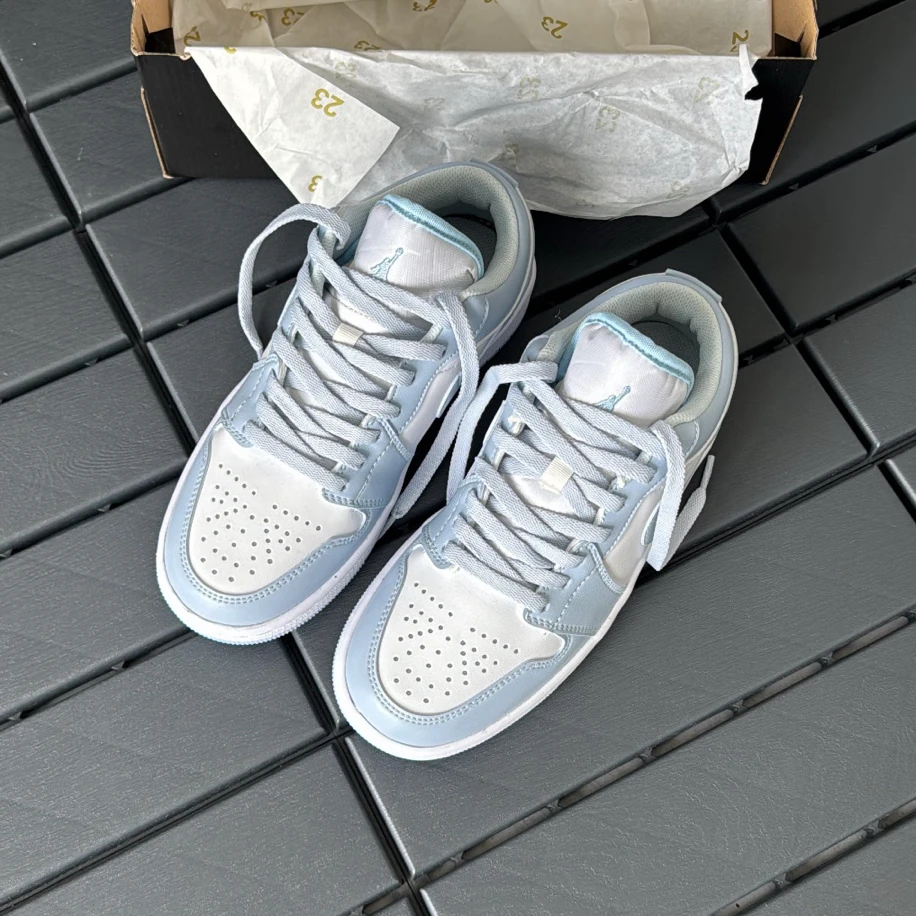 Nike Air Jordan 1 Low - Bebe Mavisi görsel 3
