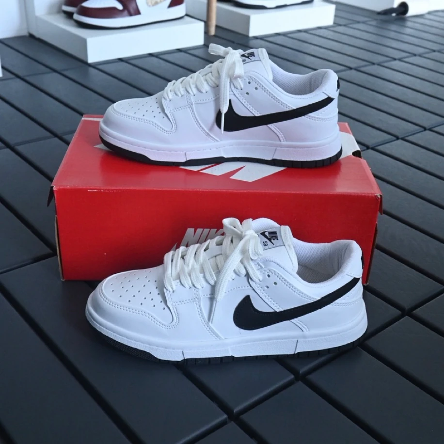 Nike Dunk SB - Beyaz Siyah