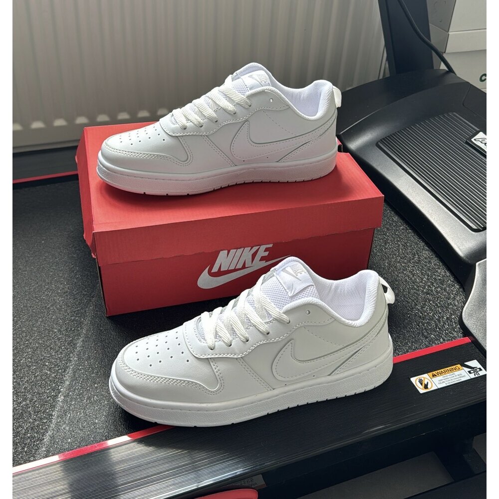 Nike Court Borough - Beyaz