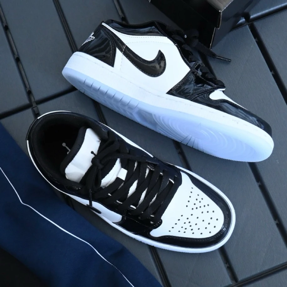 Nike Air Jordan 1 Low - Parlak Siyah görsel 2