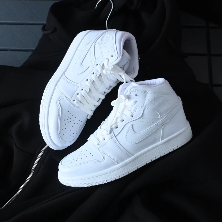 Nike Air Jordan 1 Mid - Beyaz görsel 3