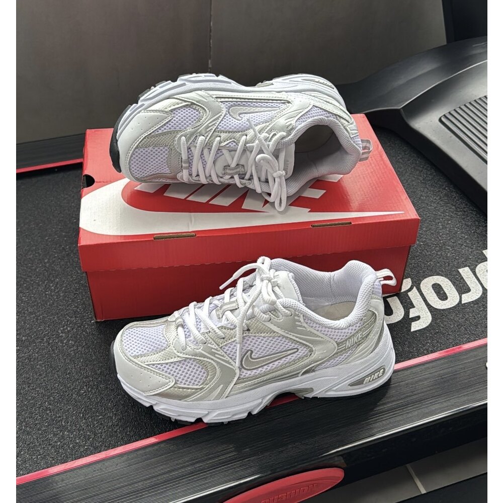 Nike Spor Ayakkabı - Beyaz Gümüş