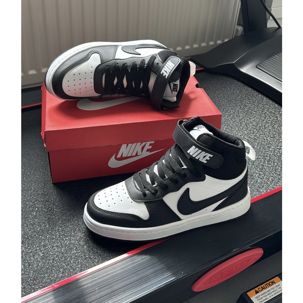 Nike Court Borough - Siyah Beyaz