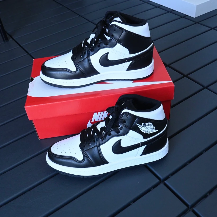 Nike Air Jordan 1 Mid - Siyah Beyaz görsel 2