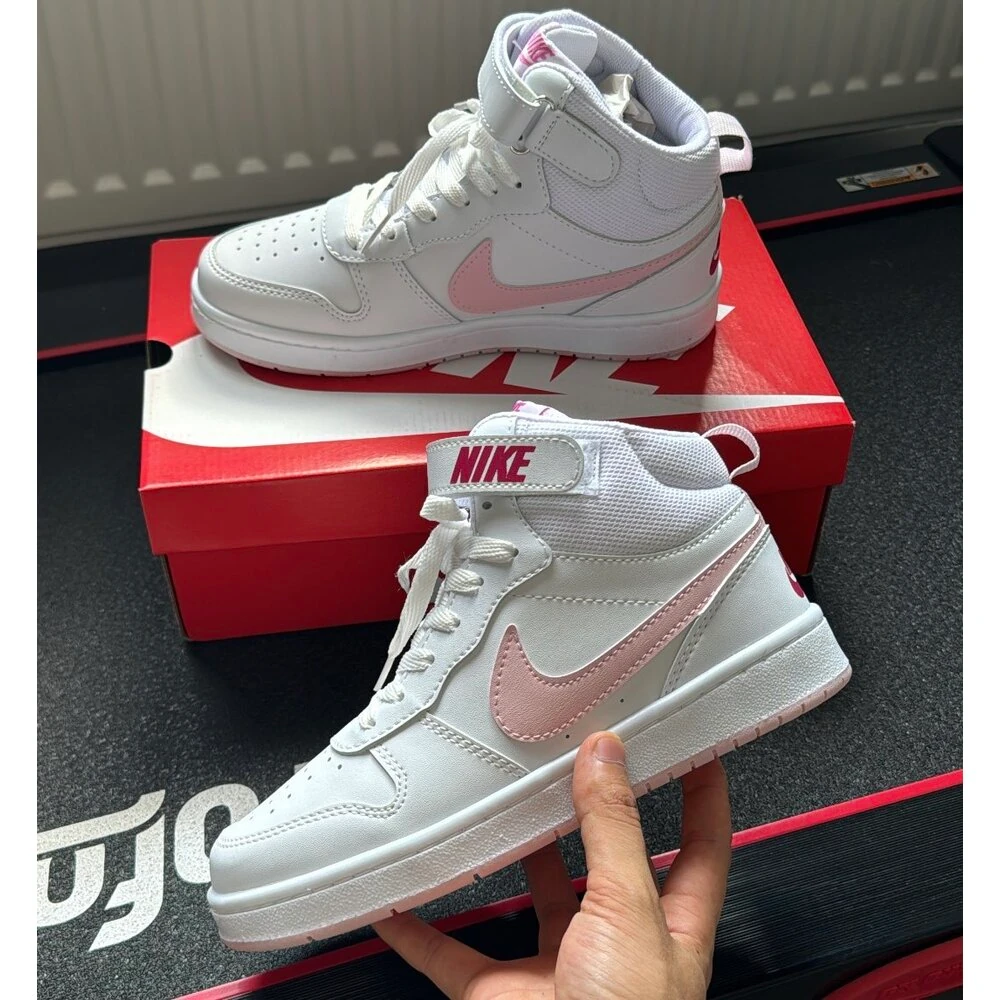 Nike Court Borough - Pembe