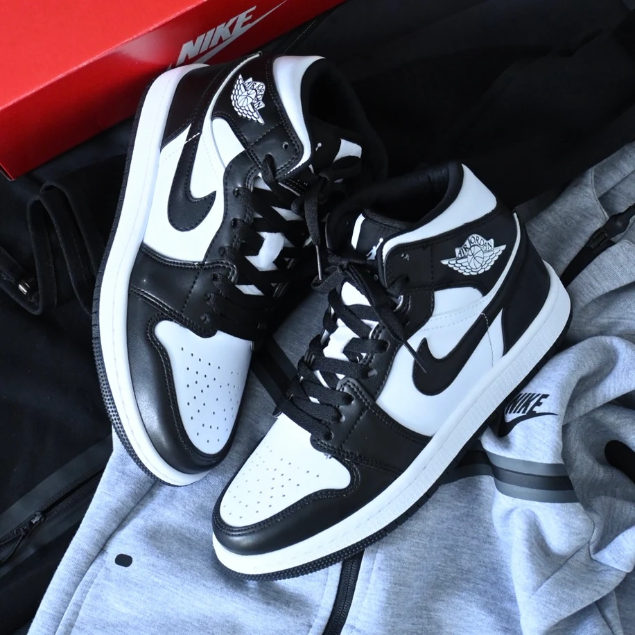 Nike Air Jordan 1 Mid - Siyah Beyaz görsel 3