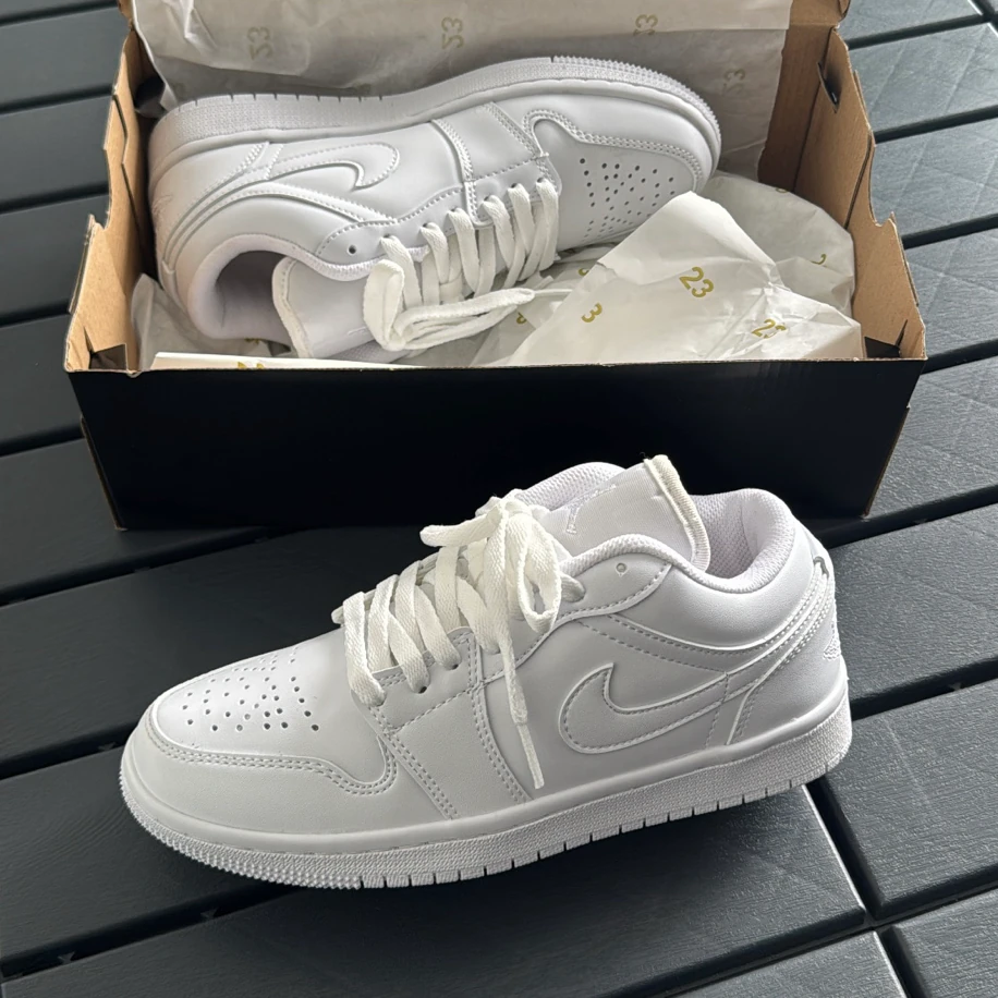 Nike Air Jordan 1 Low - Beyaz