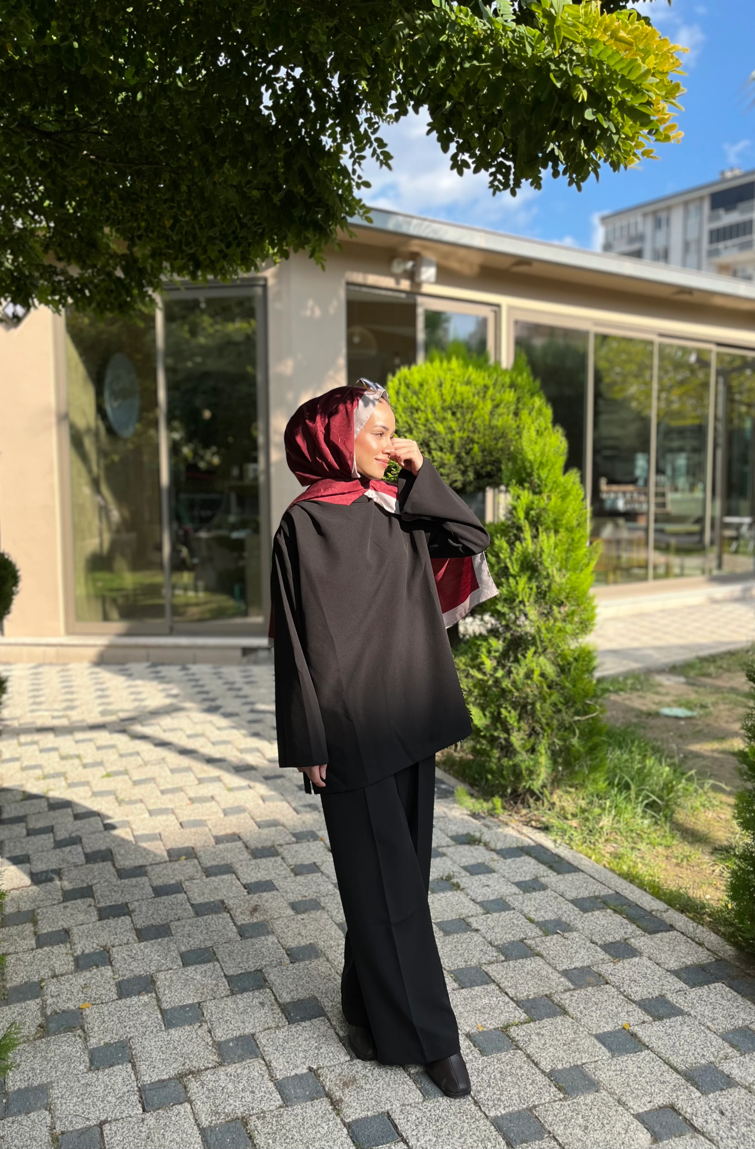 Gold Broş Detaylı Siyah Pantolon Takım HK26030-SİYAH