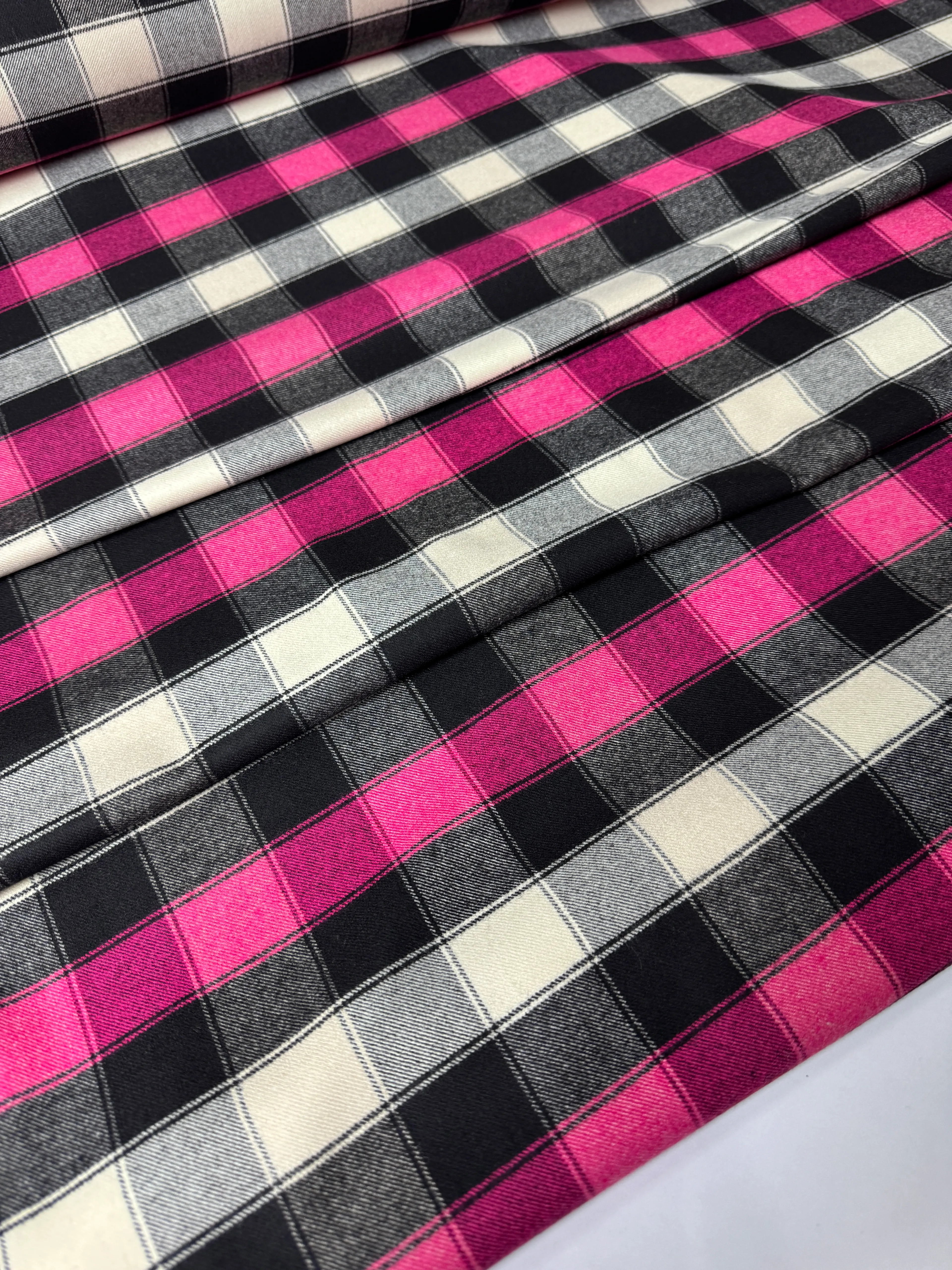 Desenli Poliviskon Kumaş | 1 Metre | En: 150cm - Pembe