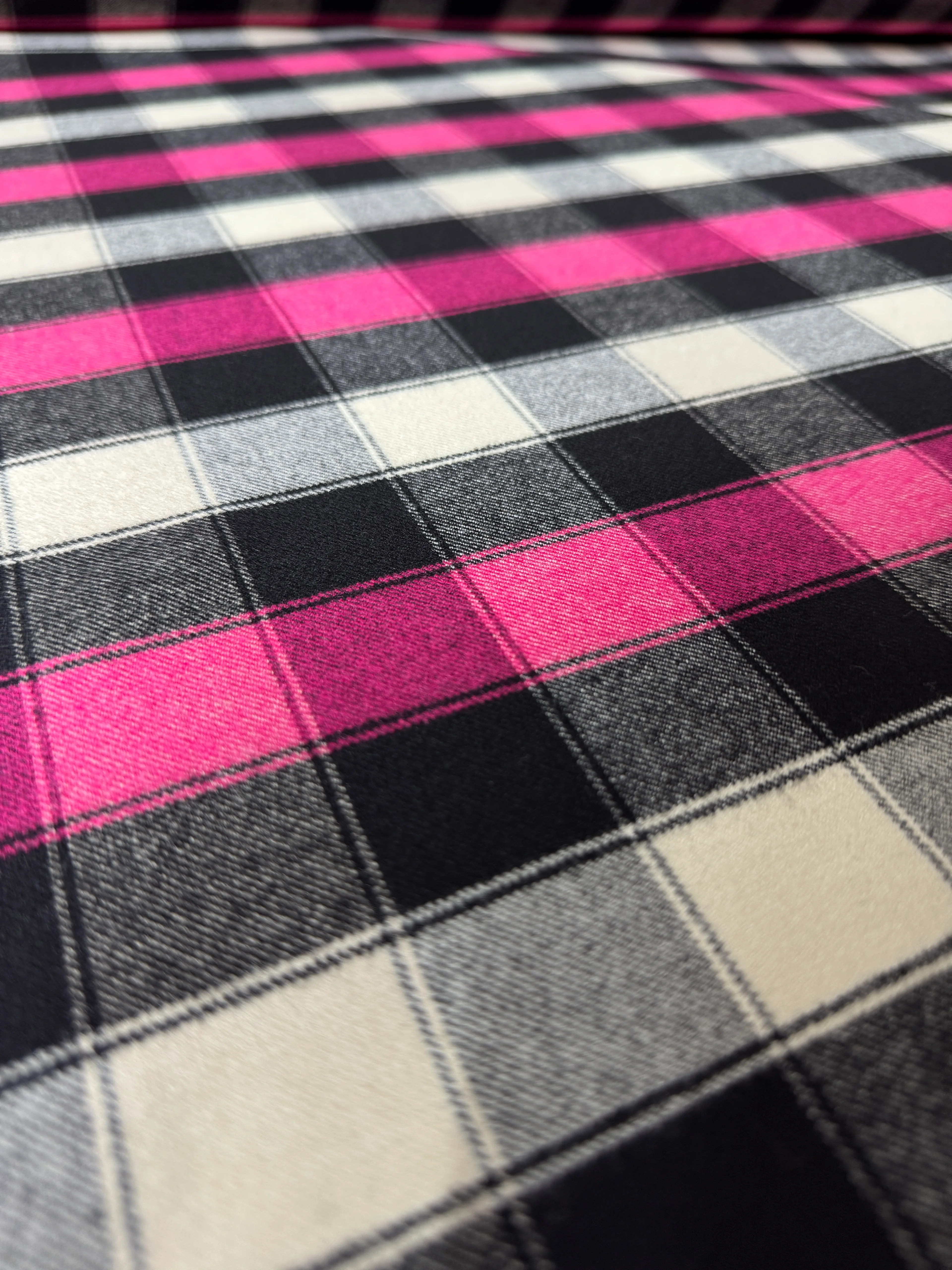 Desenli Poliviskon Kumaş | 1 Metre | En: 150cm - Pembe