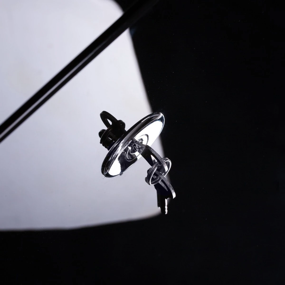 U-FRİGO 176 LT LİMİTED EDİTİON 12/24V KOMPRESÖRLÜ BUZDOLABI TEMPERLİ CAM KAPAK SİYAH