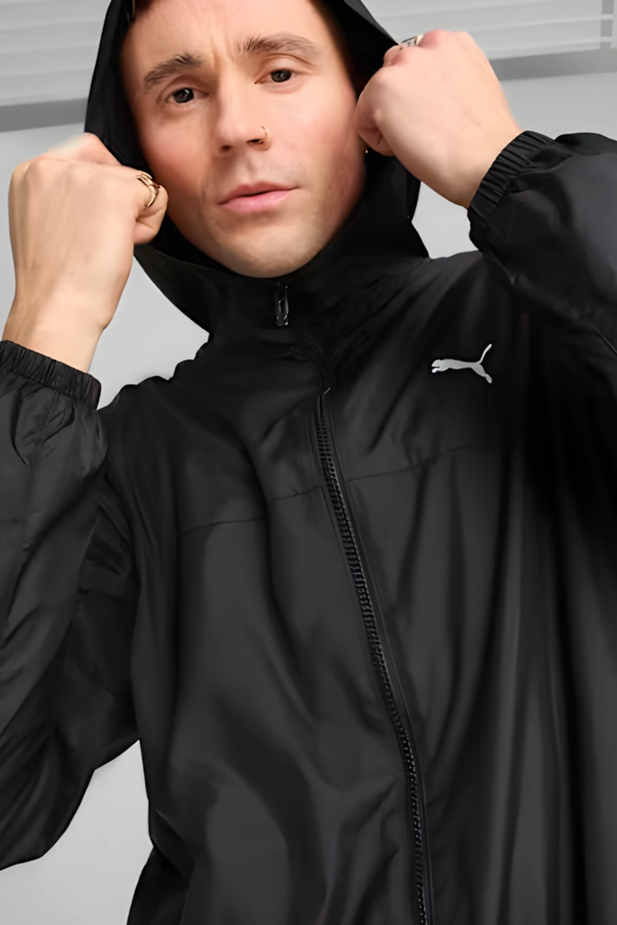 Puma Essentials Siyah Erkek Yğmurluk & Rüzgarlık 68462501