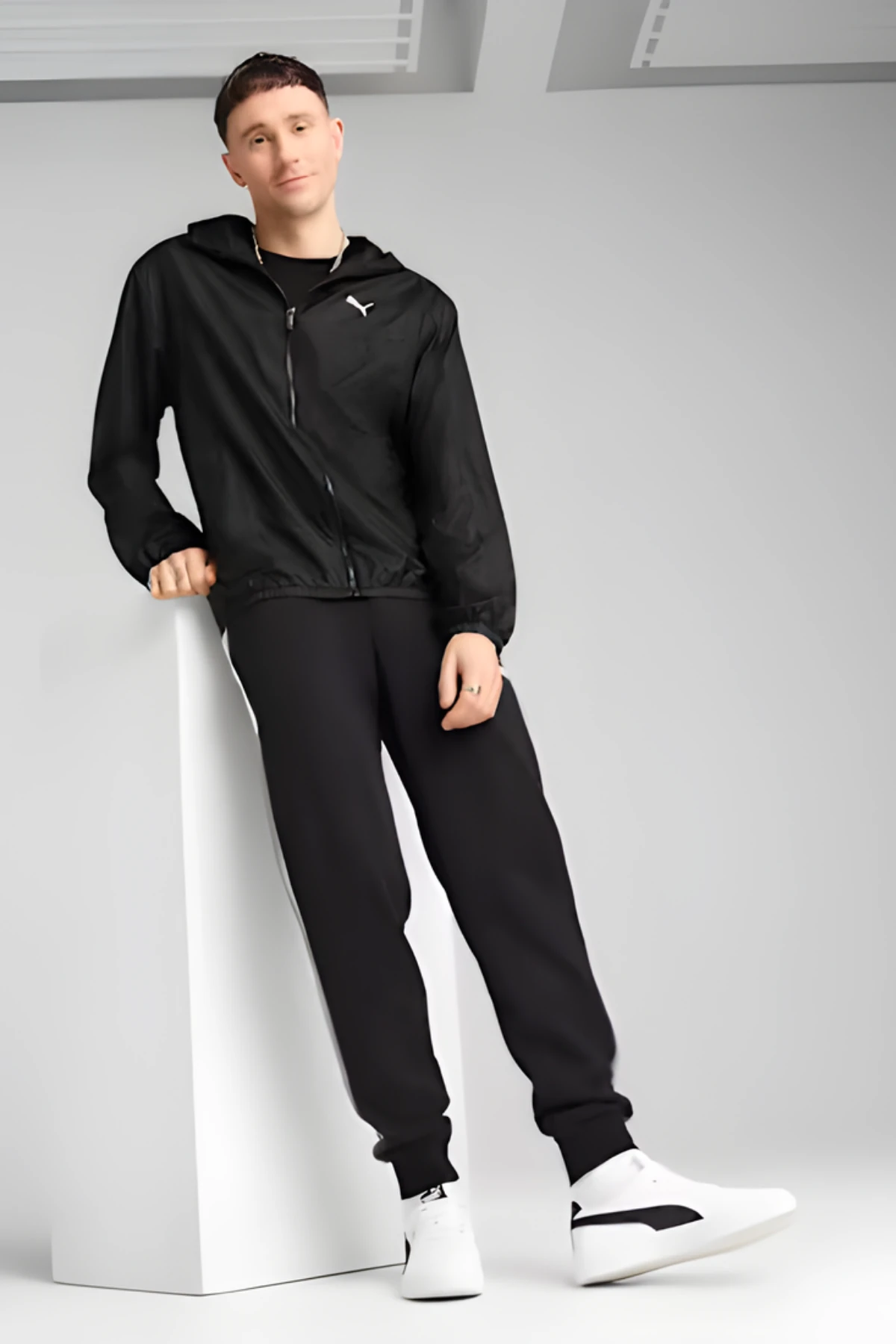 Puma Essentials Siyah Erkek Yğmurluk & Rüzgarlık 68462501