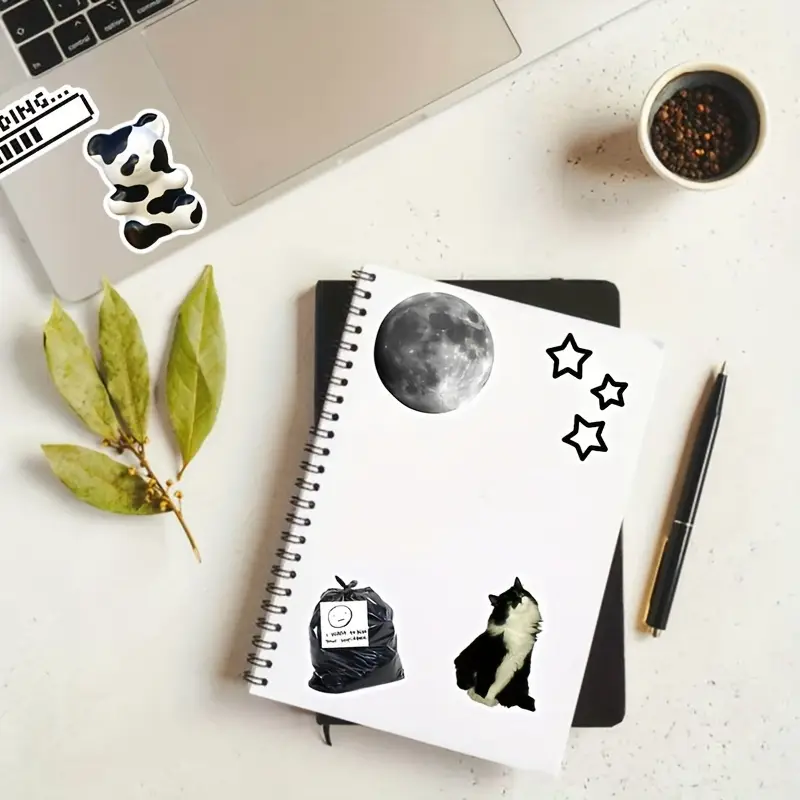 DEKORATİF B&W STİCKER 4.0