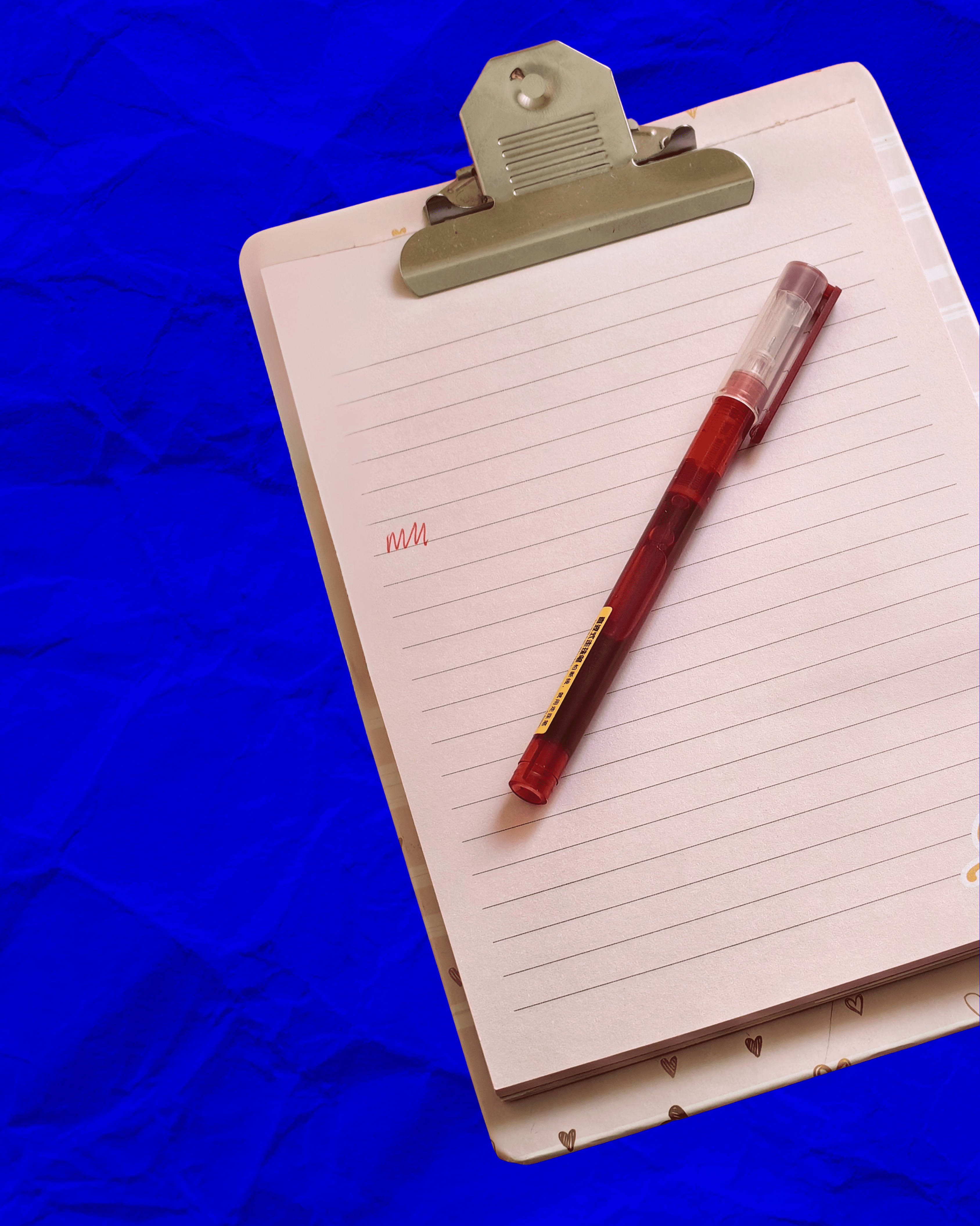 Tokyo Red Etiketli Kırmızı Jel Kalem